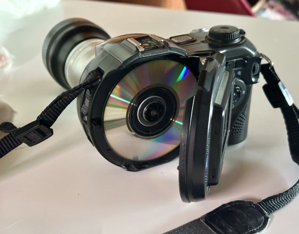 Sony MVC-CD500, a compact camera that uses Mini-CDs as storage medium